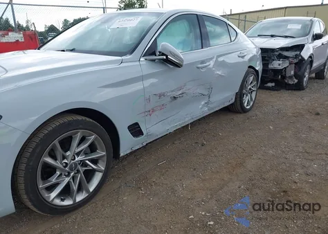 2022 Genesis G70 2.0T Awd z USA, uszkodzony, nr VIN KMTG34TA4NU098307